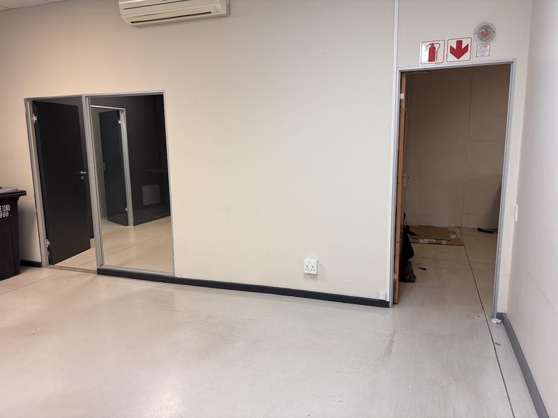 To Let Commercial Property for Rent in Northgate Island Western Cape